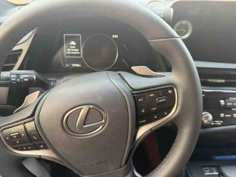 青岛24年雷克萨斯ES6