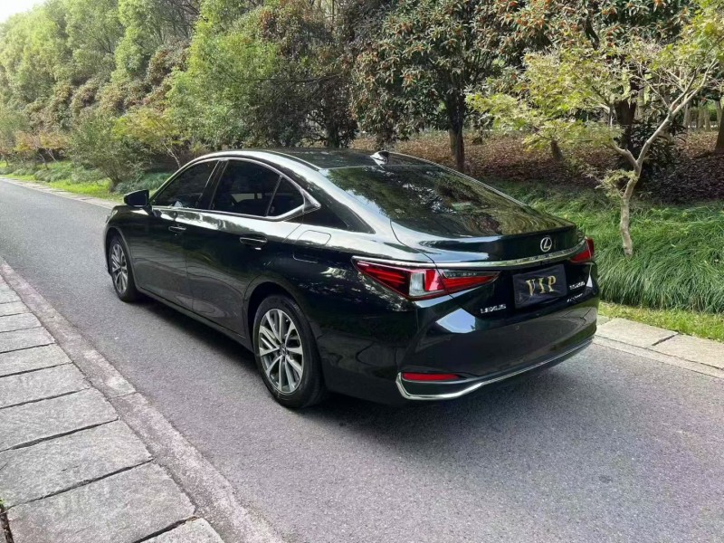 温州24年雷克萨斯ES7