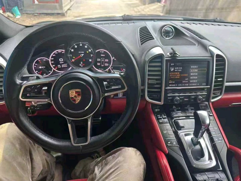 平顶山14年保时捷卡宴4