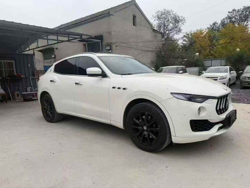 东营19年玛莎拉蒂Levante3