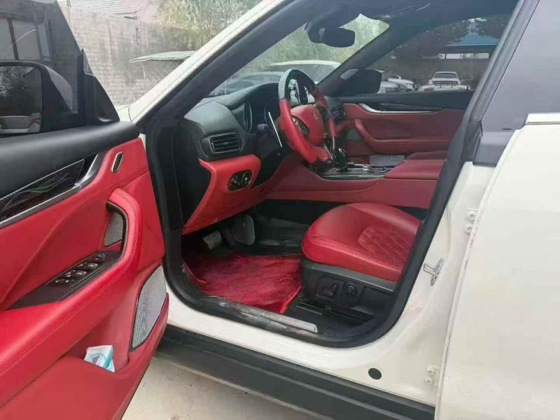 东营19年玛莎拉蒂Levante4