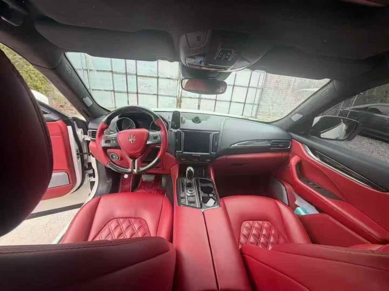 东营19年玛莎拉蒂Levante5