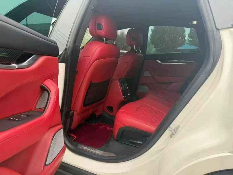 东营19年玛莎拉蒂Levante6