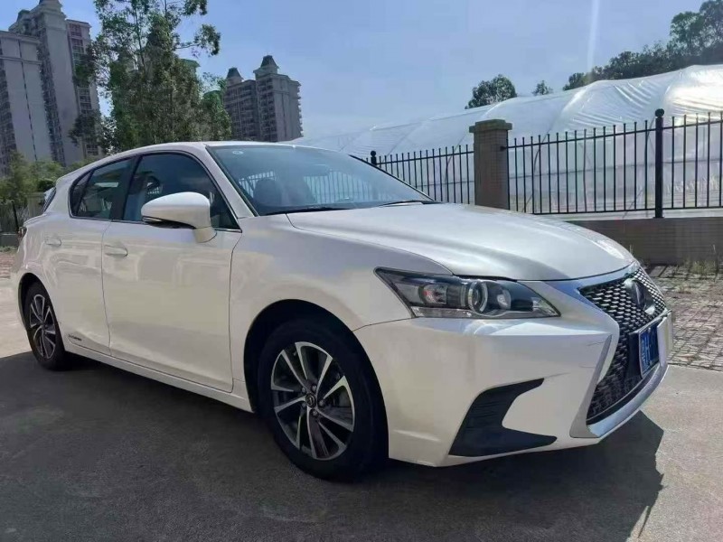 汕头21年雷克萨斯CT2