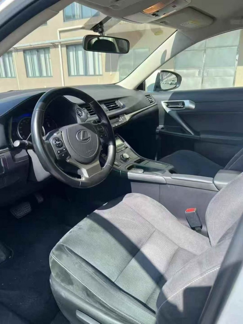 汕头21年雷克萨斯CT5
