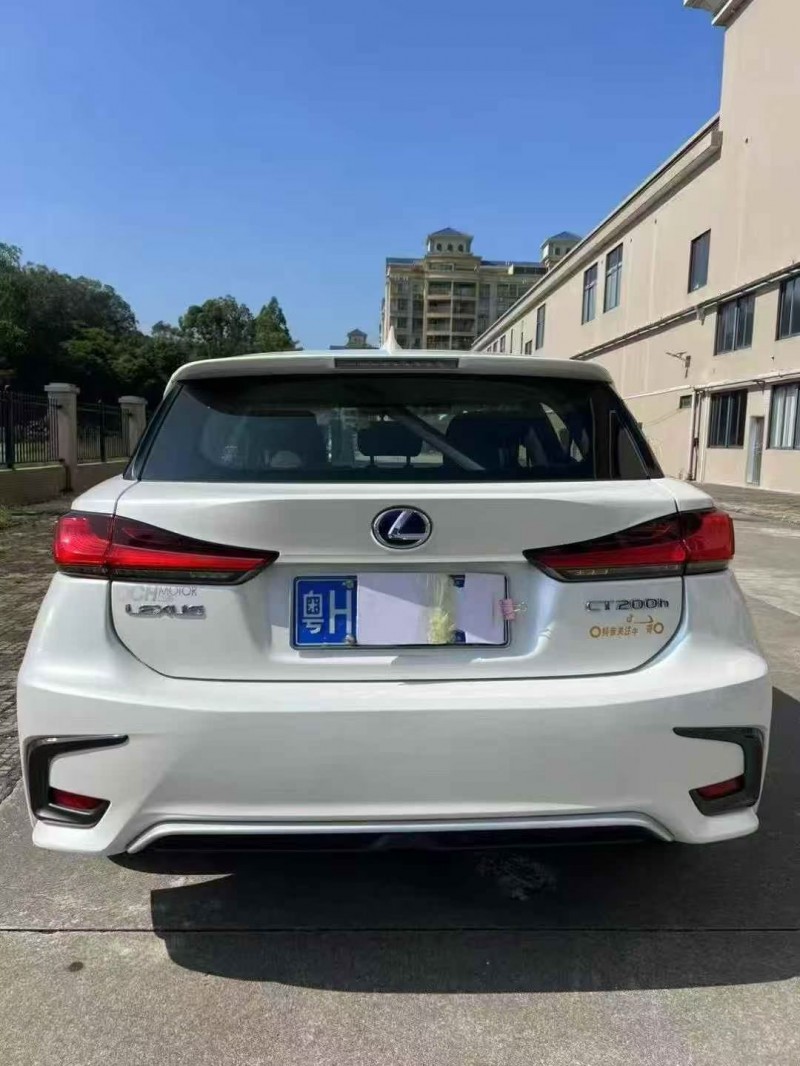 汕头21年雷克萨斯CT9