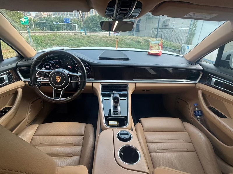 长沙18年保时捷帕拉梅拉8