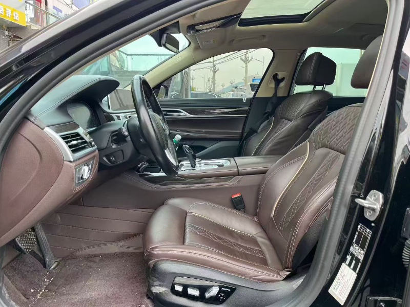 重庆21年宝马7系5