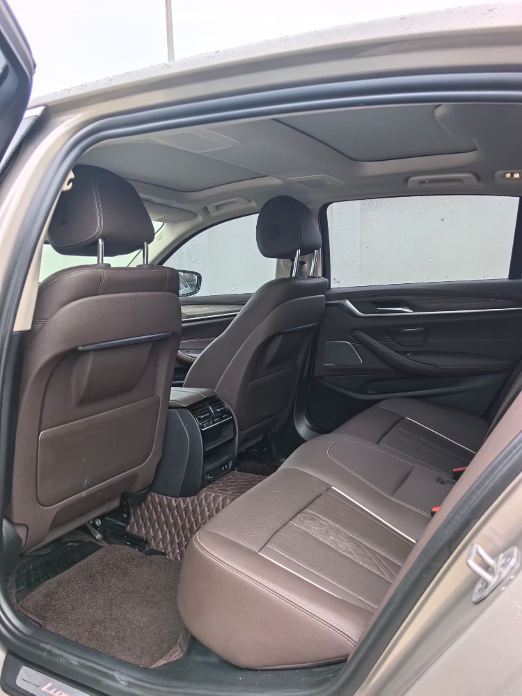 长沙22年宝马5系3