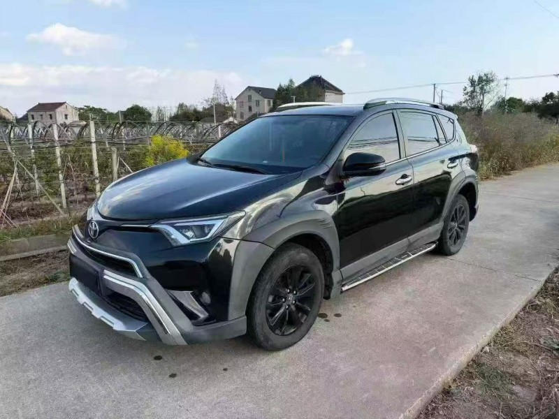 宁波19年丰田RAV43