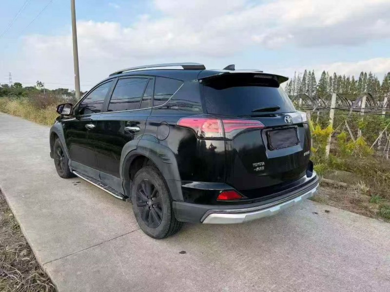 宁波19年丰田RAV47
