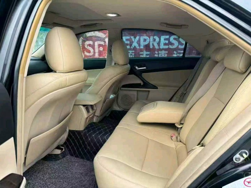 深圳11年丰田锐志5