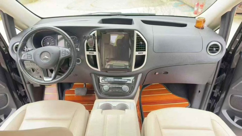 保山21年奔驰威霆4