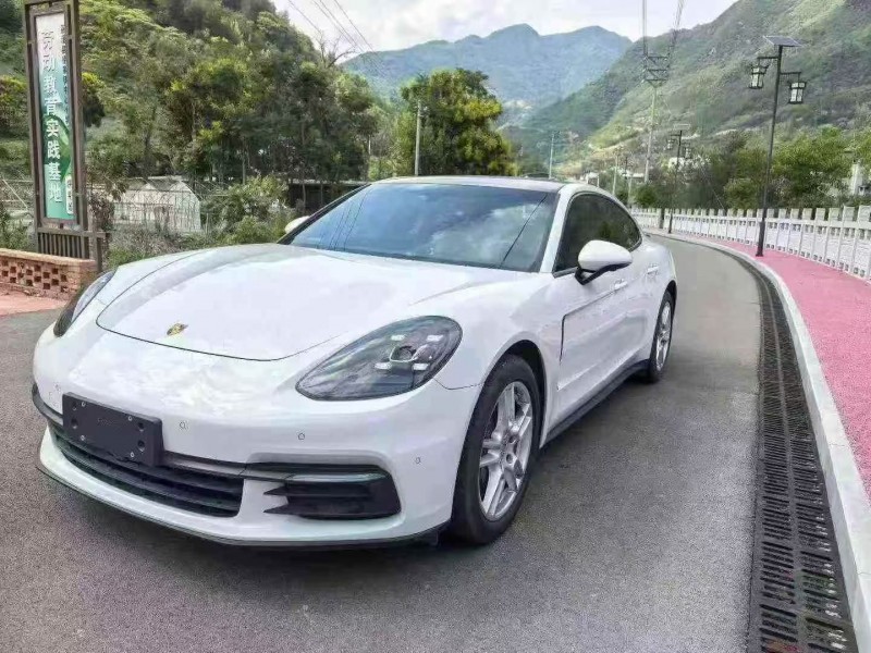 重庆19年保时捷帕拉梅拉3