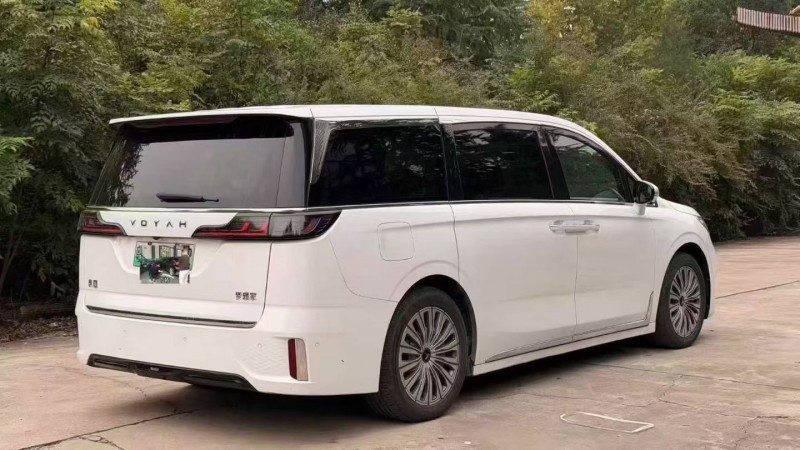 枣庄22年岚图汽车梦想家7