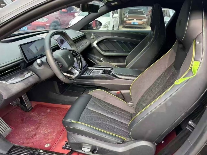 淄博23年哪吒GT3