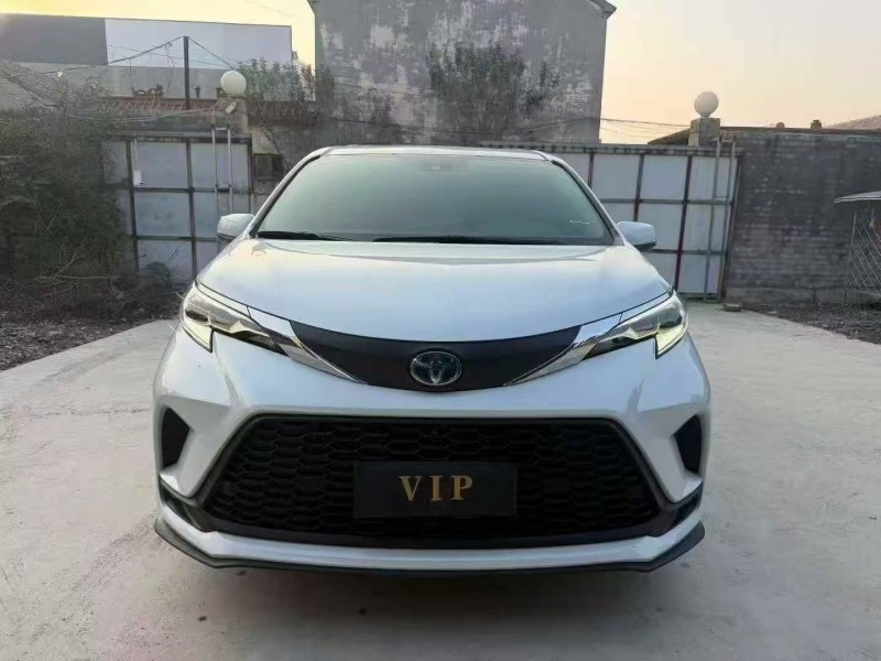 日照24年丰田格瑞维亚1