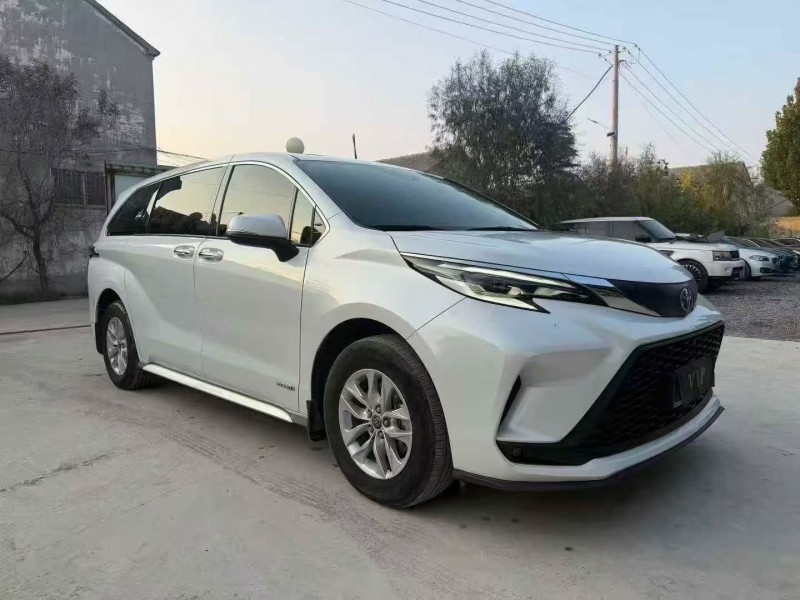 日照24年丰田格瑞维亚3