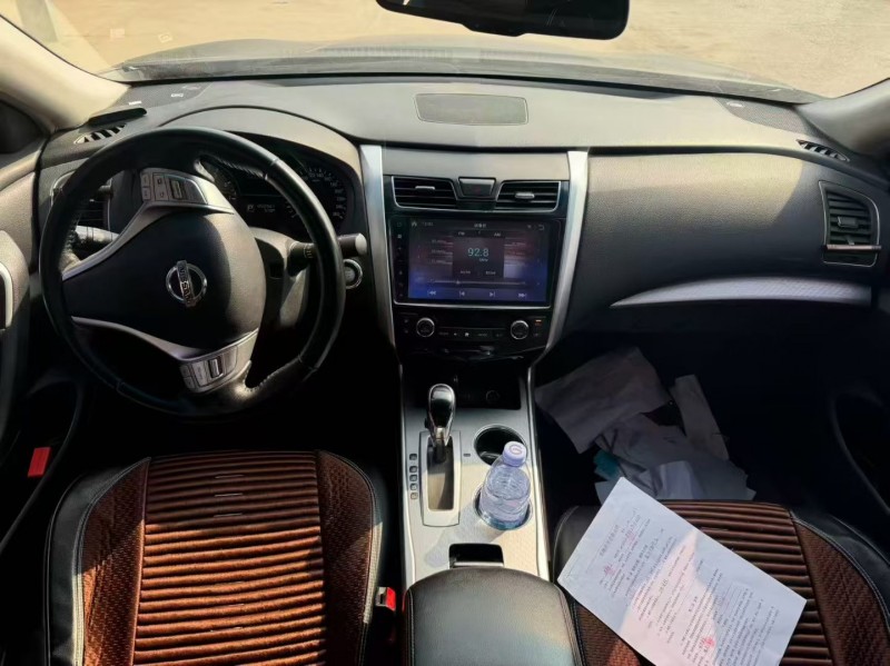 新乡18年日产天籁4