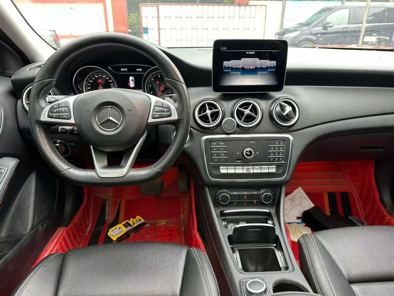 淄博19年奔驰GLA6