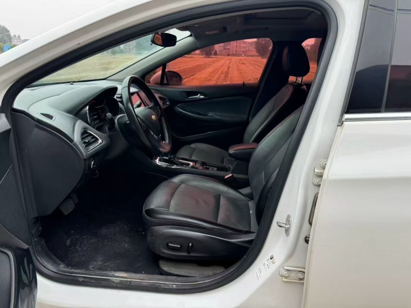 新乡18年雪佛兰科鲁兹6