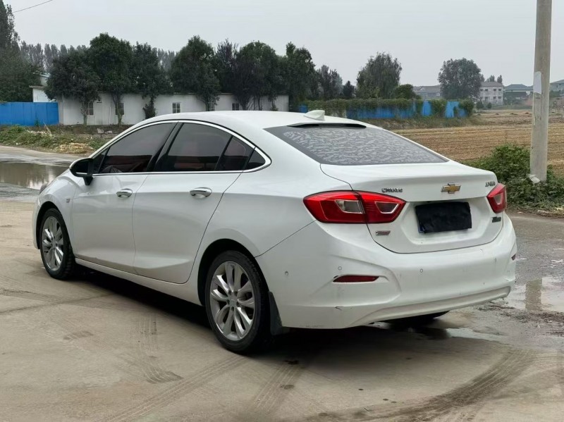 新乡18年雪佛兰科鲁兹8