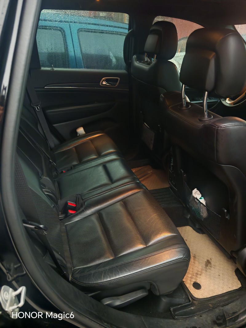 安阳22年Jeep大切诺基4