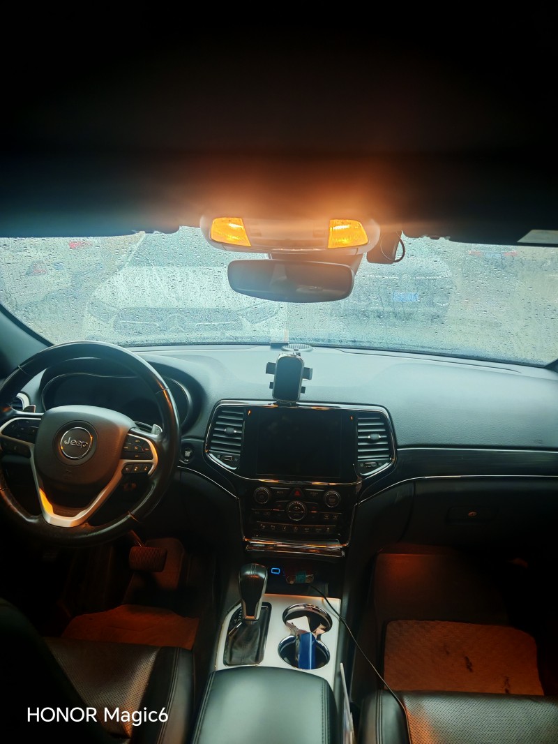 安阳22年Jeep大切诺基5