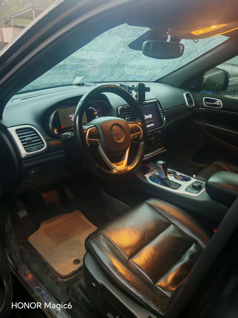 安阳22年Jeep大切诺基6