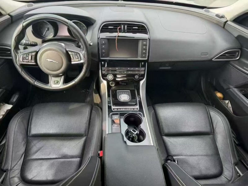 新乡16年捷豹XE4