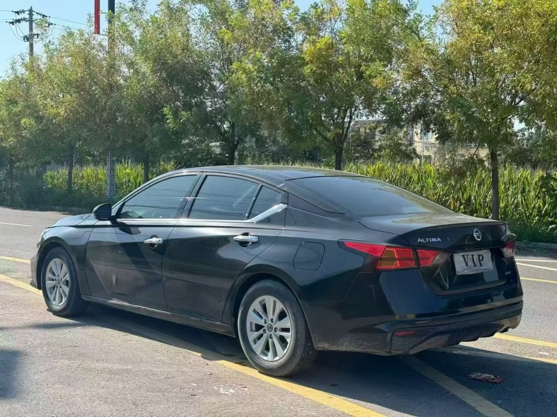 新乡20年日产天籁7