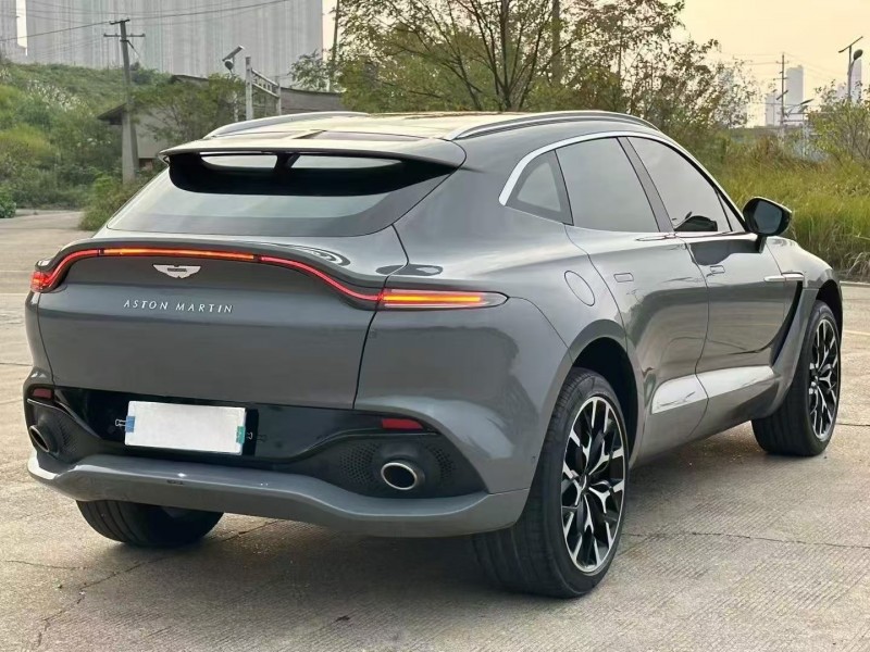 广州23年阿斯顿·马丁DBX8