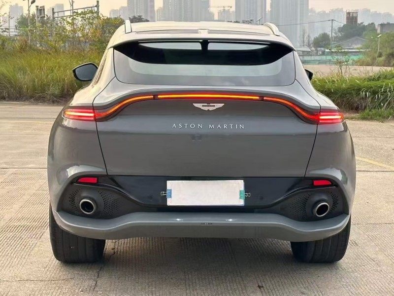 广州23年阿斯顿·马丁DBX9