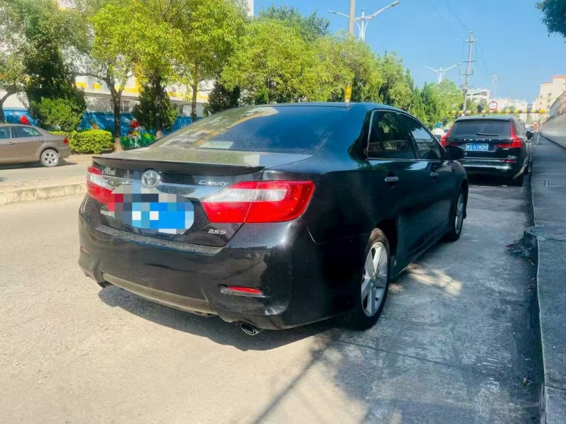 广州12年丰田凯美瑞7