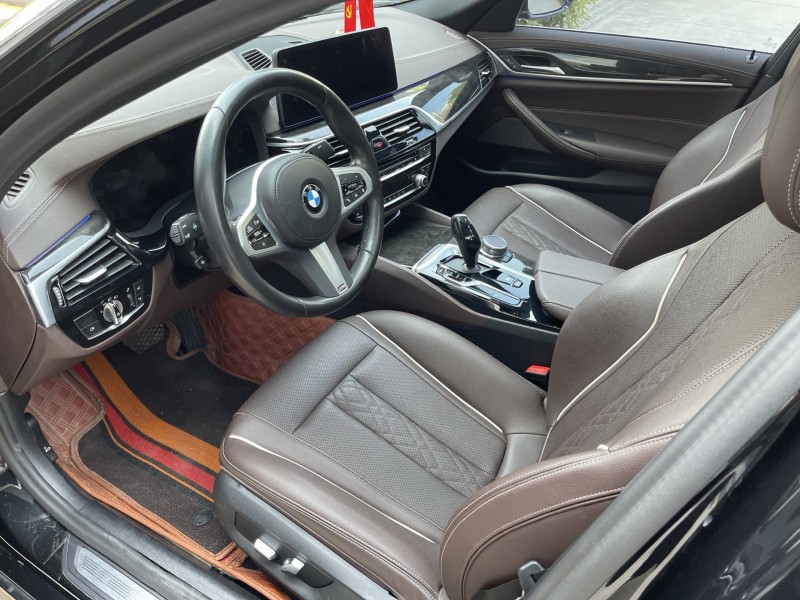 济宁23年宝马5系4