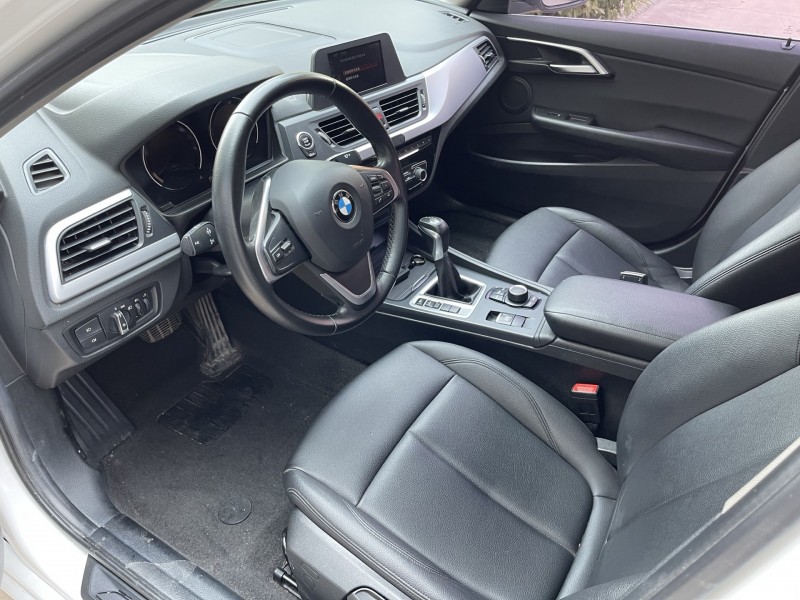 济宁19年宝马1系4