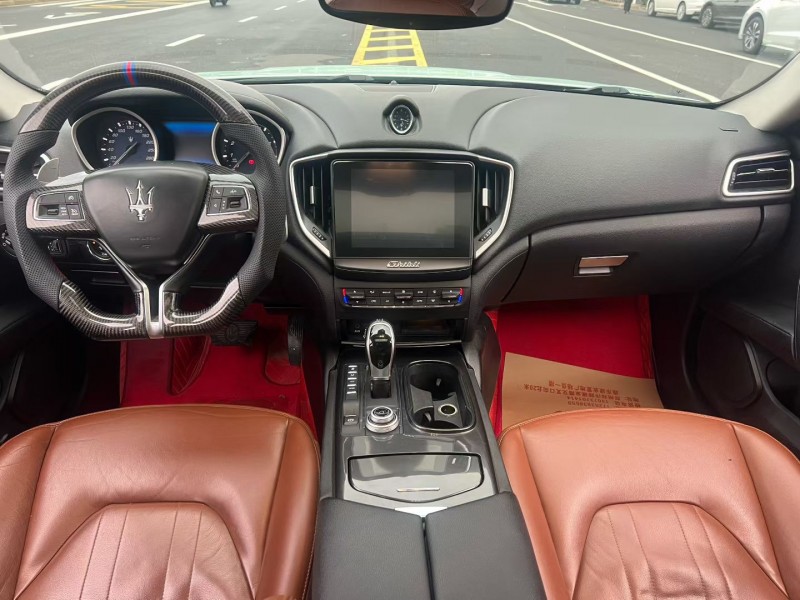 郑州17年玛莎拉蒂Ghibli6