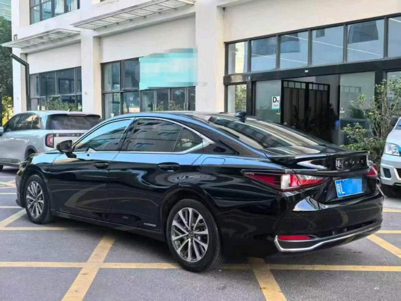 深圳22年雷克萨斯ES7