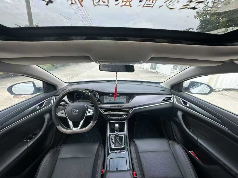 汕头19年长安汽车逸动5