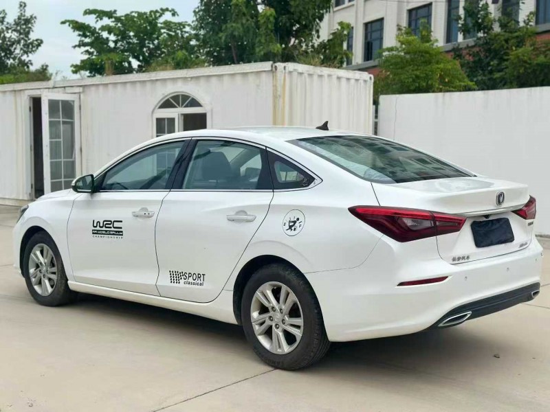 汕头19年长安汽车逸动7