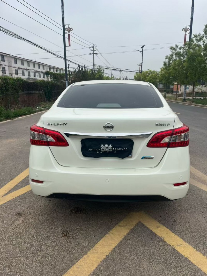 新乡15年日产轩逸9