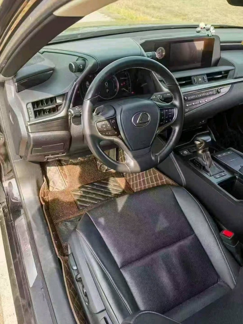 台州18年雷克萨斯ES5