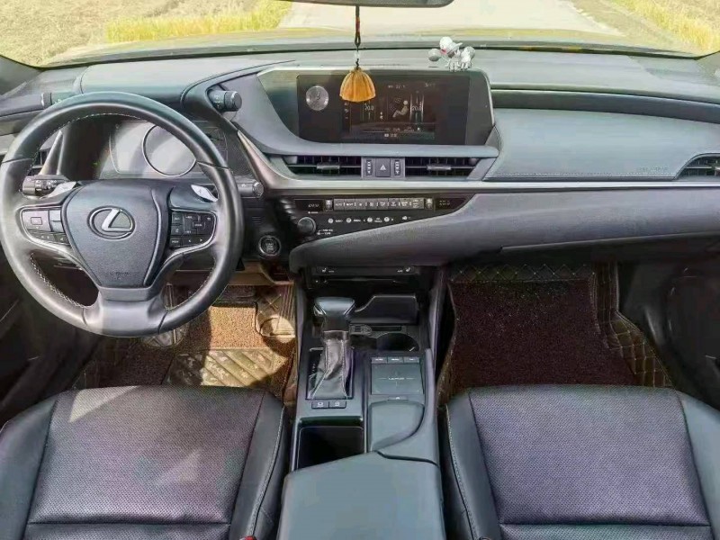 台州18年雷克萨斯ES6