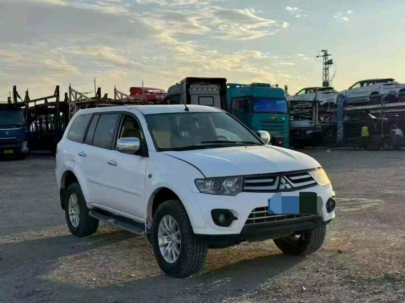 乌鲁木齐15年三菱帕杰罗·劲畅2