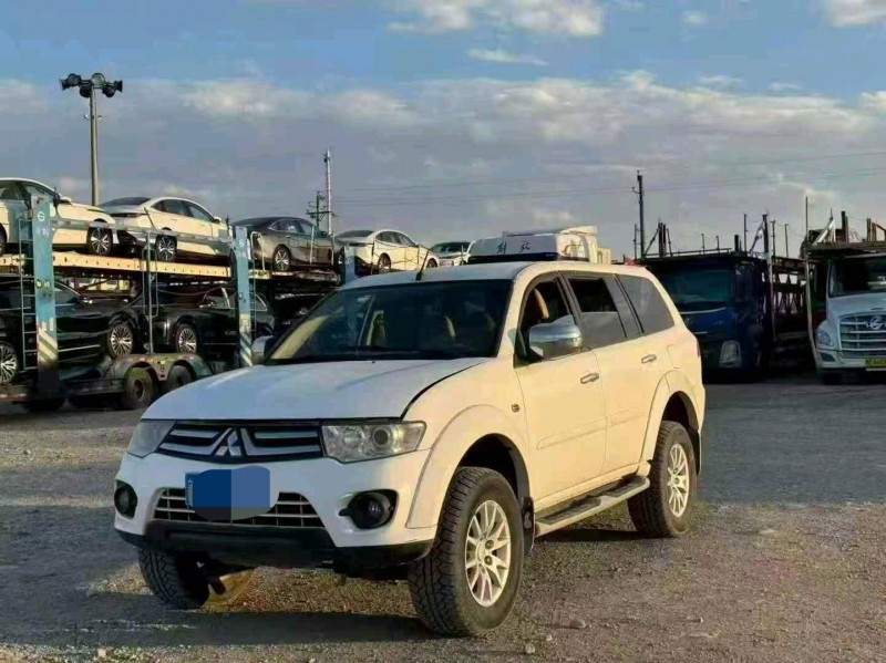 乌鲁木齐15年三菱帕杰罗·劲畅3