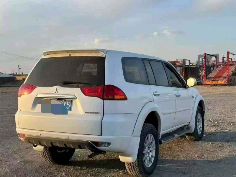 乌鲁木齐15年三菱帕杰罗·劲畅8