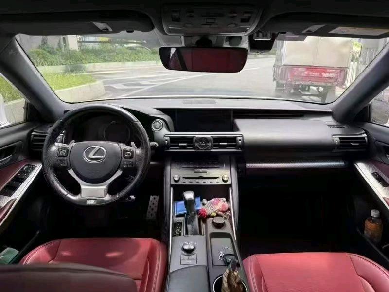 广州19年雷克萨斯IS4