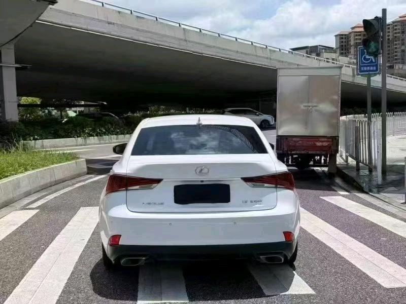 广州19年雷克萨斯IS9