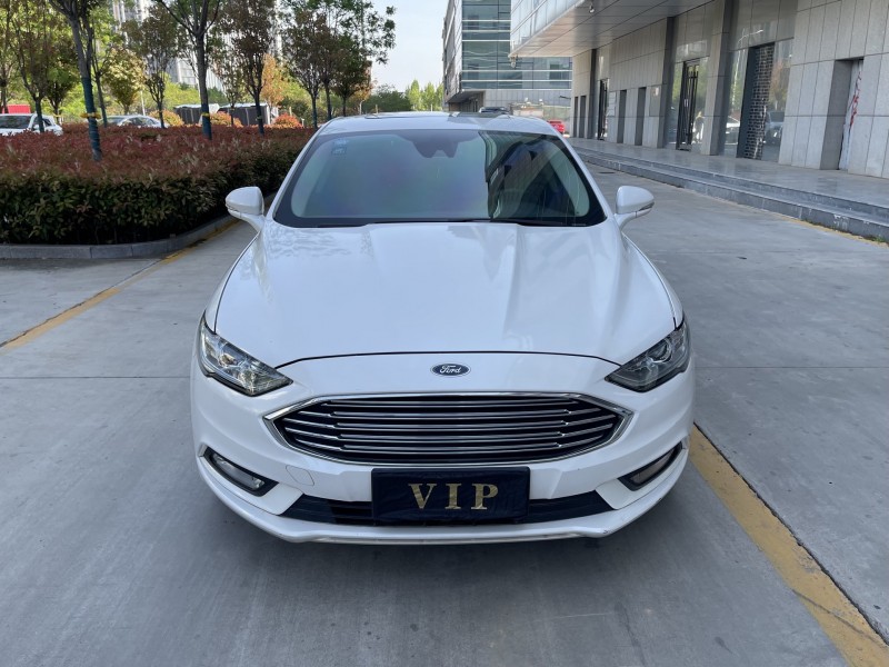 济宁18年福特蒙迪欧1