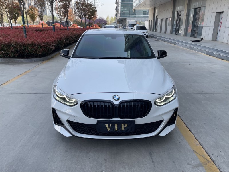 济宁22年宝马1系1